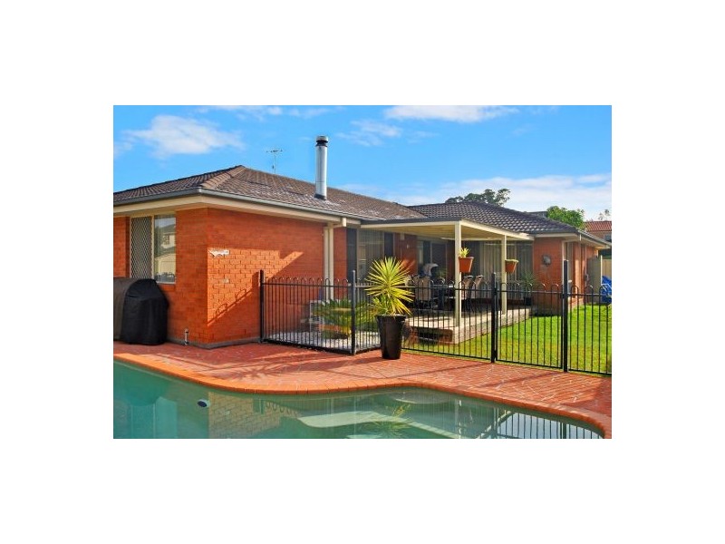 12 Highcliff Close, Woongarrah NSW 2259