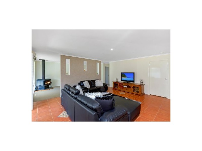 12 Highcliff Close, Woongarrah NSW 2259