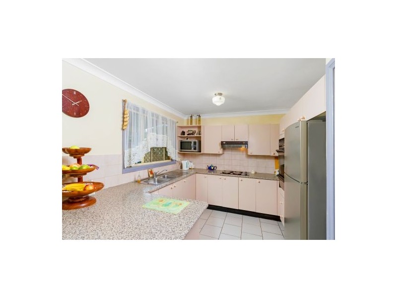 11 Warrina Avenue, Summerland Point NSW 2259
