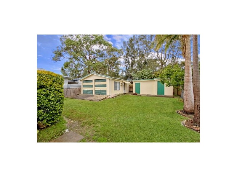 11 Warrina Avenue, Summerland Point NSW 2259