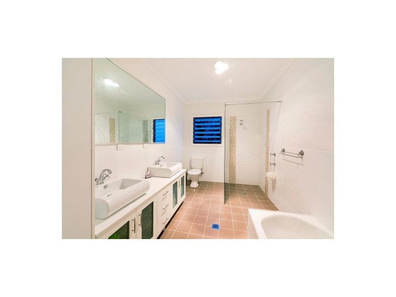 180 Manoa Road, Budgewoi NSW 2262