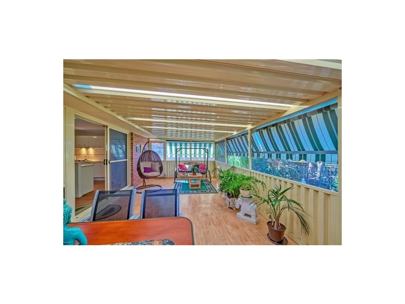 11 Tomaree Crescent, Woongarrah NSW 2259