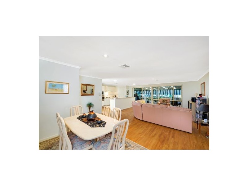 11 Tomaree Crescent, Woongarrah NSW 2259