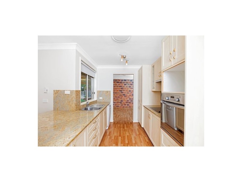 8 Anchorage Circle, Summerland Point NSW 2259