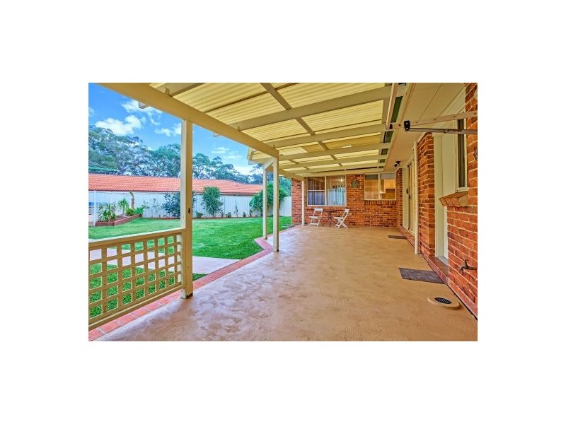 8 Anchorage Circle, Summerland Point NSW 2259