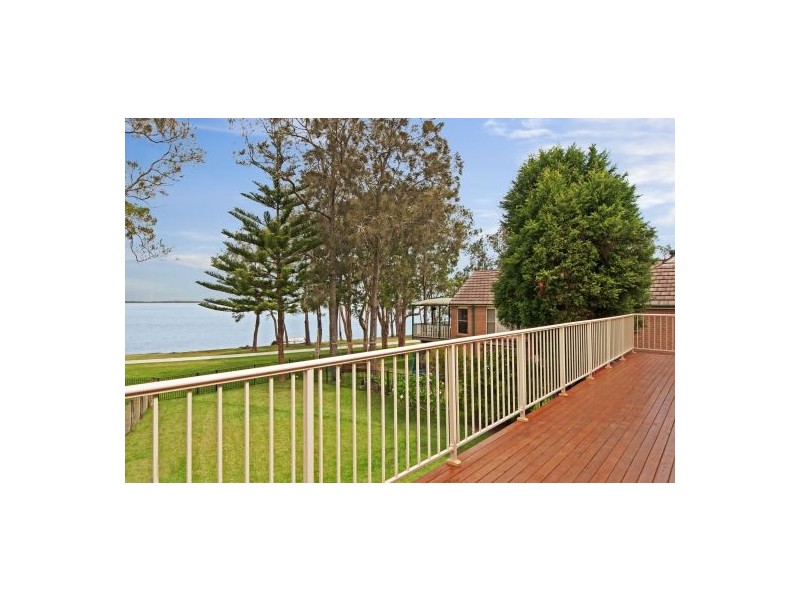 42 Woodland Parkway, Buff Point NSW 2262