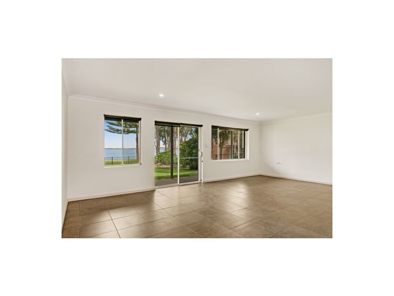 42 Woodland Parkway, Buff Point NSW 2262