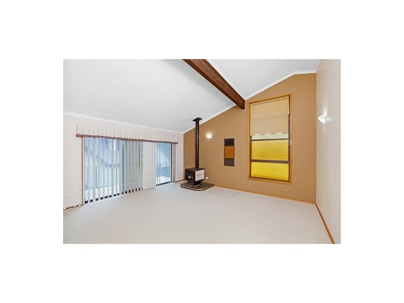 25 Lauren Avenue, Lake Munmorah NSW 2259