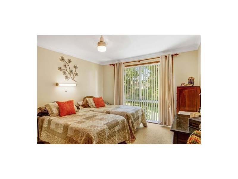 1 Esther Close, Gorokan NSW 2263