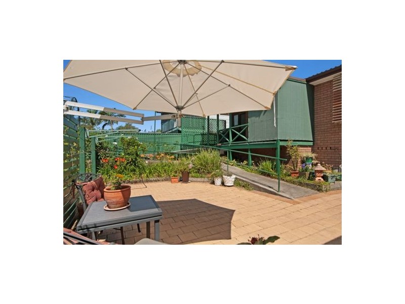 1 Esther Close, Gorokan NSW 2263