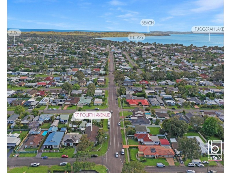 17 Fourth Avenue, Toukley NSW 2263