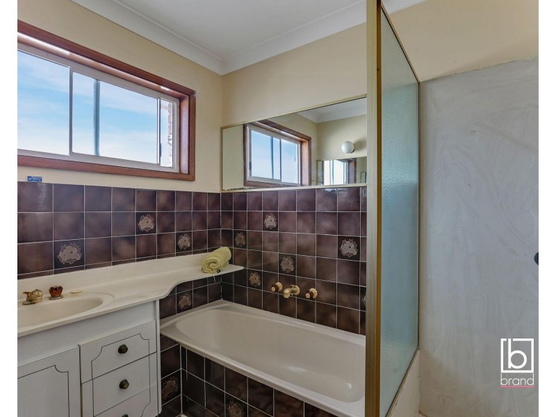 17 Fourth Avenue, Toukley NSW 2263