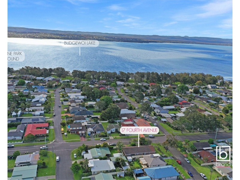 17 Fourth Avenue, Toukley NSW 2263