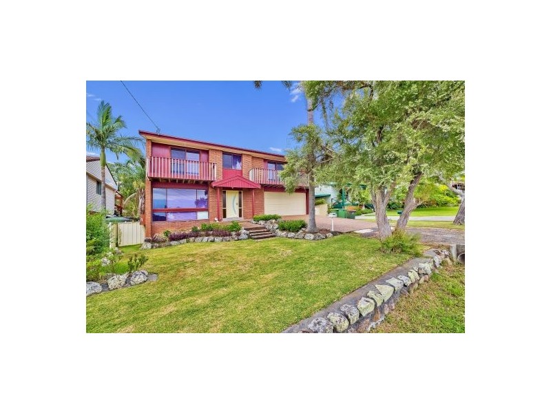 63 Yeramba Road, Summerland Point NSW 2259