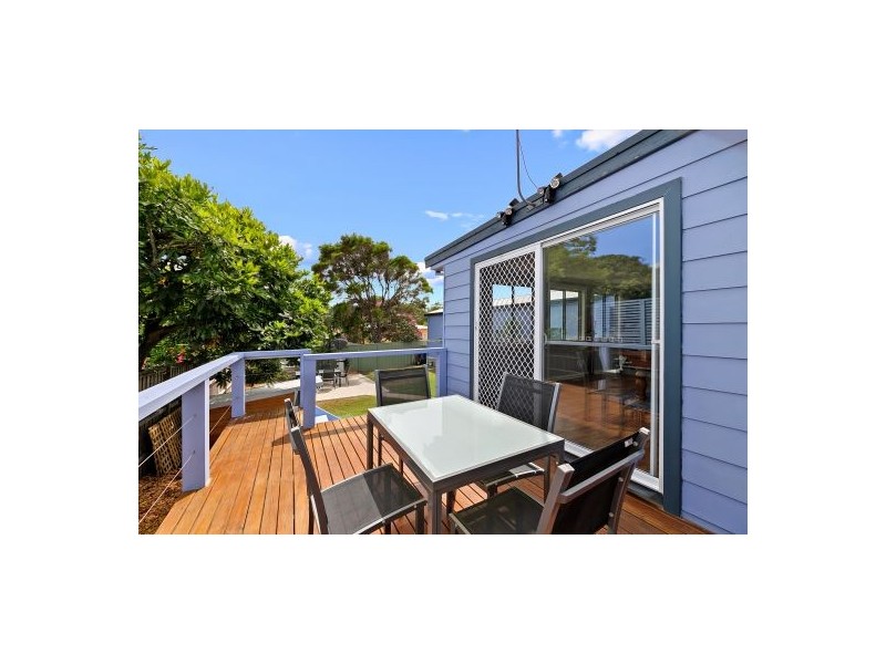 8 Barnard Crescent, Toukley NSW 2263