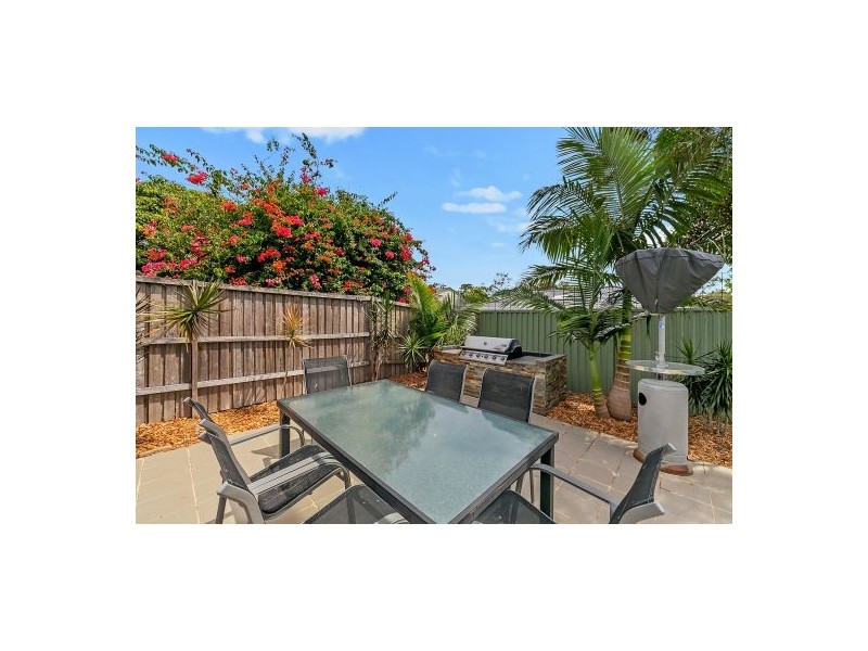 8 Barnard Crescent, Toukley NSW 2263