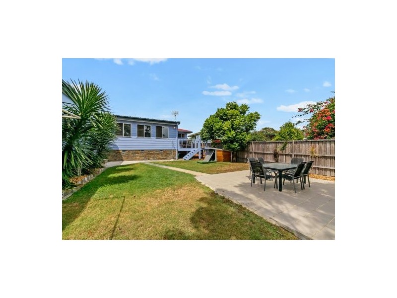 8 Barnard Crescent, Toukley NSW 2263