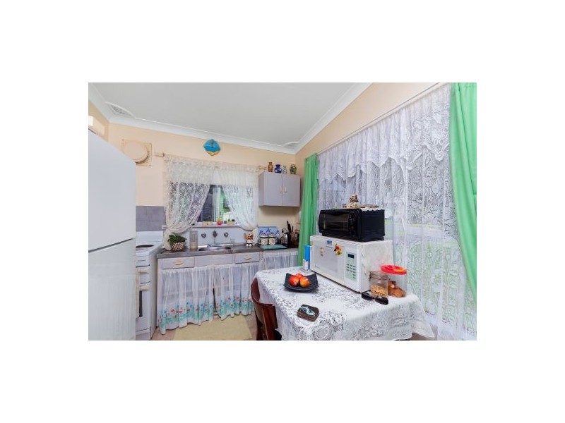 18 Merrendale Avenue, Gorokan NSW 2263