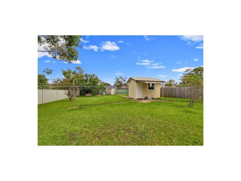 18 Merrendale Avenue, Gorokan NSW 2263