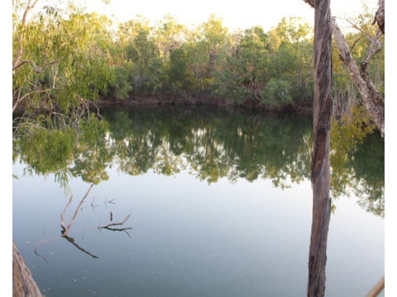 85 & 195 Crater Lake Road, Batchelor NT 0845
