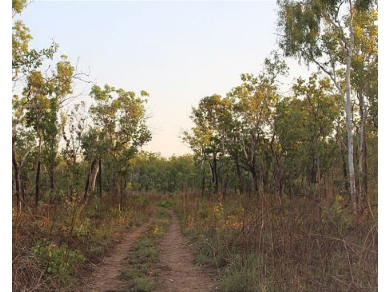 85 & 195 Crater Lake Road, Batchelor NT 0845