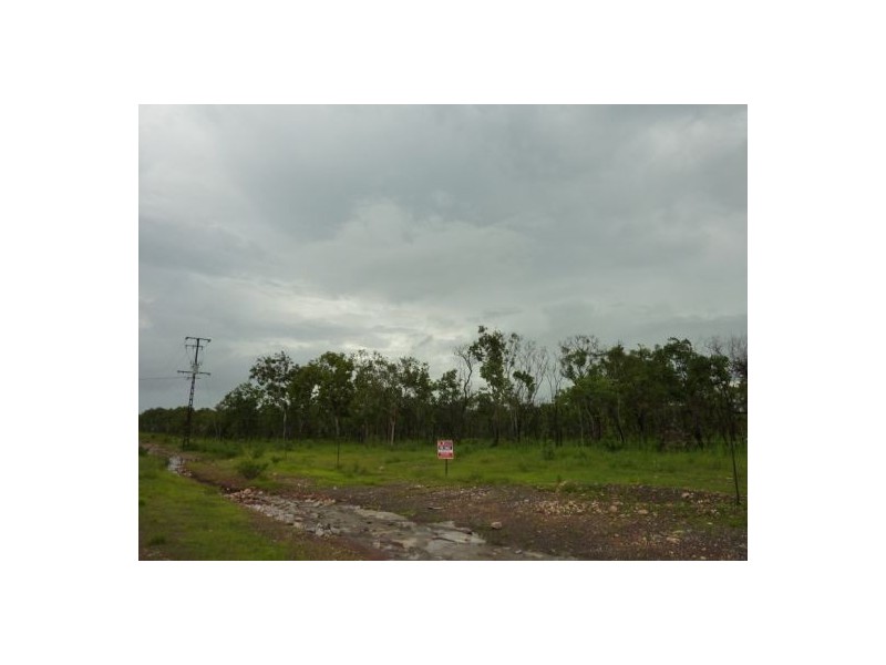 20 Perreau Rd, Batchelor NT 0845