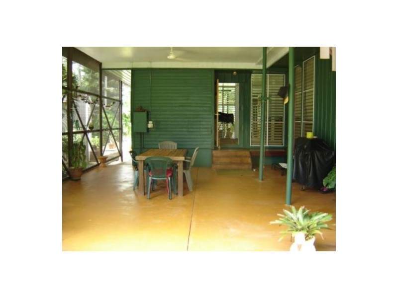 17 Memorial Tce, Adelaide River NT 0846
