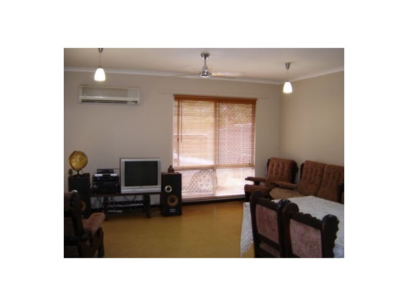 13 Kafcaloudes, Moulden NT 0830