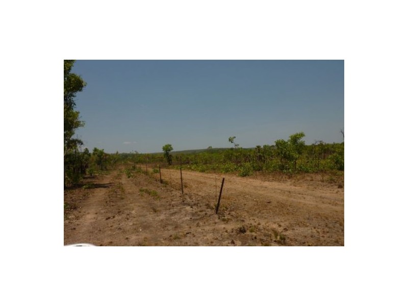 6/1932 Hundred Of Hart, Batchelor NT 0845