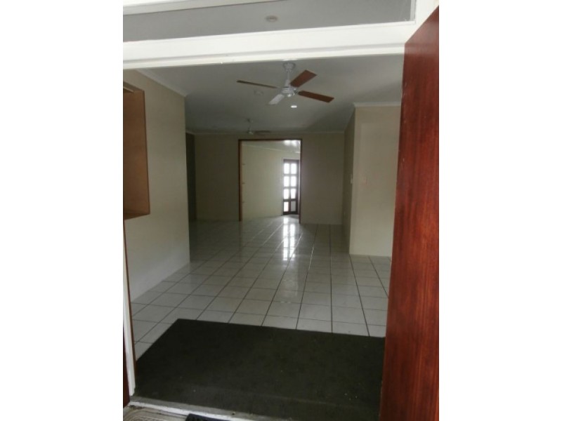 11 Parmentier Pl, Moulden NT 0830