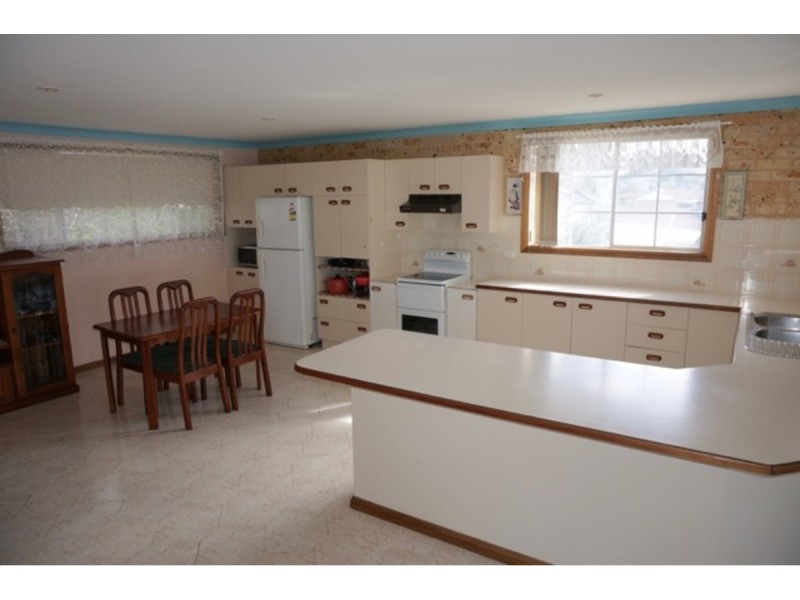 5 Lanyon Road, Vincentia NSW 2540