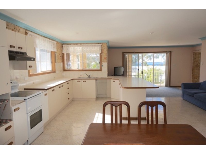 5 Lanyon Road, Vincentia NSW 2540