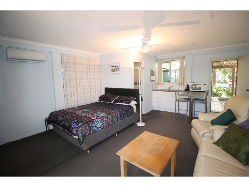 6 Claylands Drive, St Georges Basin NSW 2540