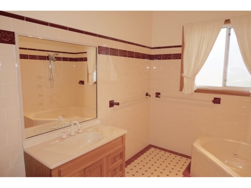 5 Adelaide Street, Greenwell Point NSW 2540