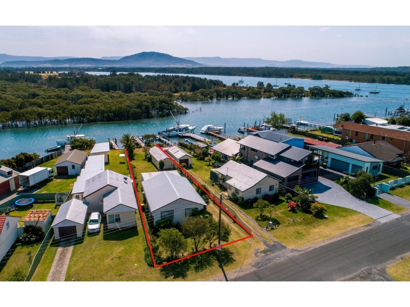 5 Adelaide Street, Greenwell Point NSW 2540