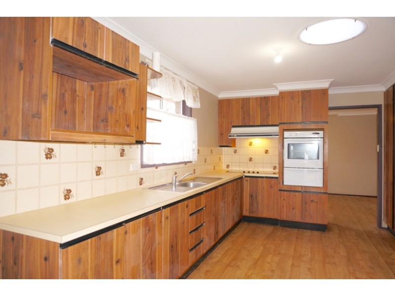 27 Roberts Street, Old Erowal Bay NSW 2540