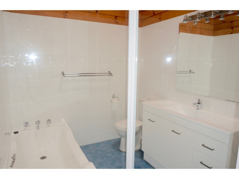 50 Waldegrave Crescent, Vincentia NSW 2540