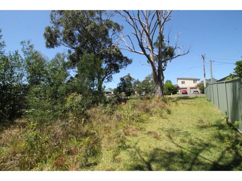 17 Winn Avenue, Basin View NSW 2540