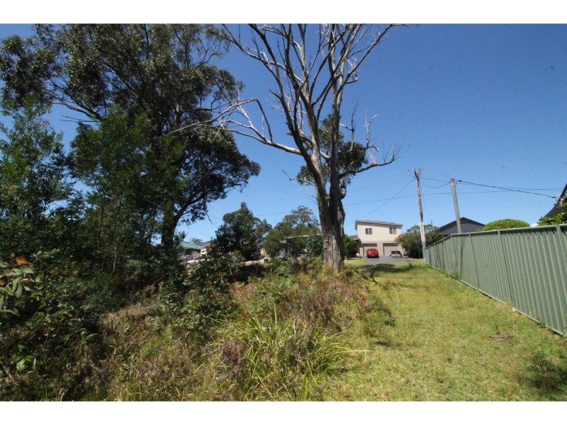 17 Winn Avenue, Basin View NSW 2540