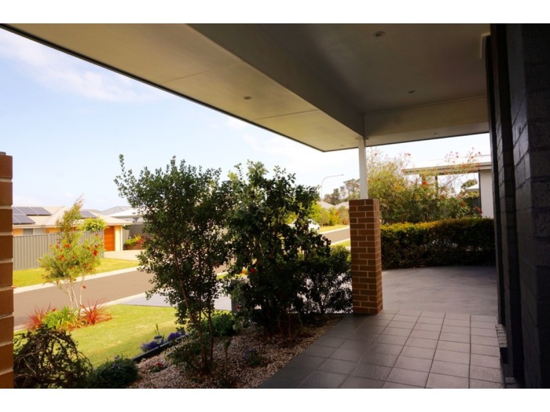 5 Seabreeze Street, Vincentia NSW 2540