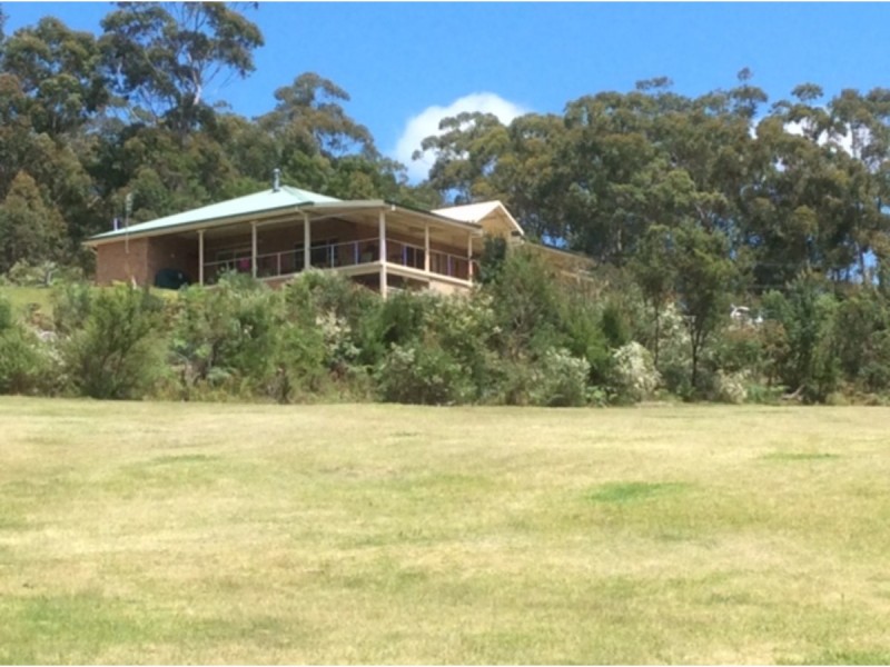 18 McArthur Drive, Falls Creek NSW 2540
