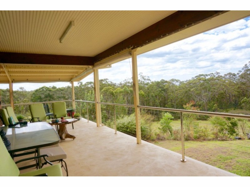 18 McArthur Drive, Falls Creek NSW 2540