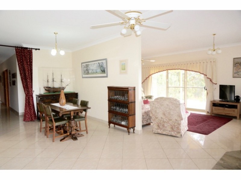 18 McArthur Drive, Falls Creek NSW 2540