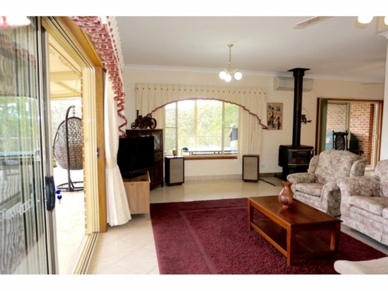 18 McArthur Drive, Falls Creek NSW 2540