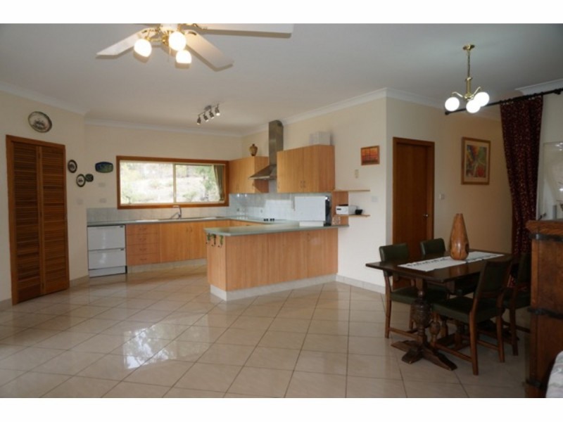 18 McArthur Drive, Falls Creek NSW 2540