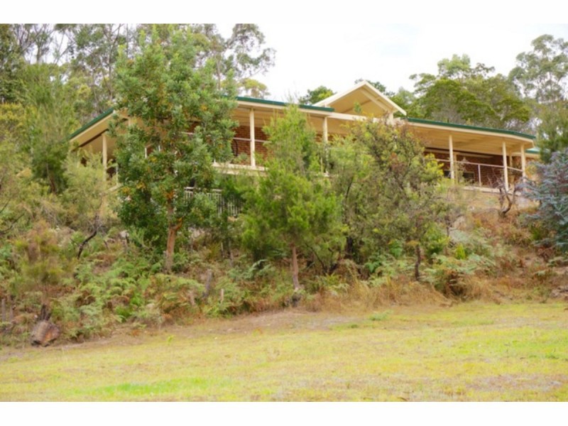 18 McArthur Drive, Falls Creek NSW 2540