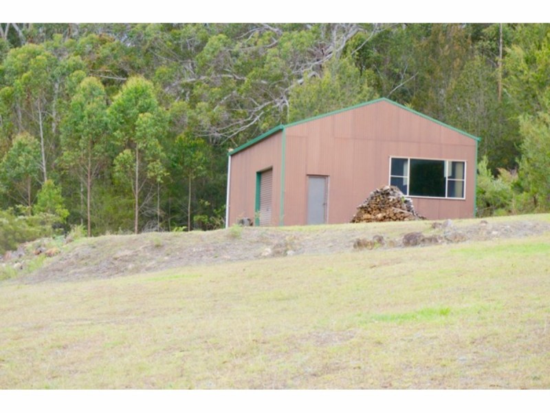 18 McArthur Drive, Falls Creek NSW 2540