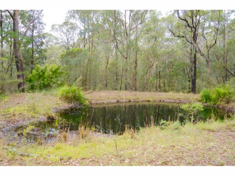 18 McArthur Drive, Falls Creek NSW 2540