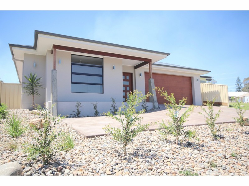 99A Links Avenue, Sanctuary Point NSW 2540