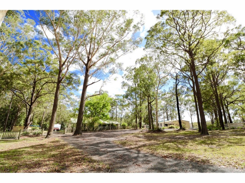 49 Woollamia Road, Falls Creek NSW 2540